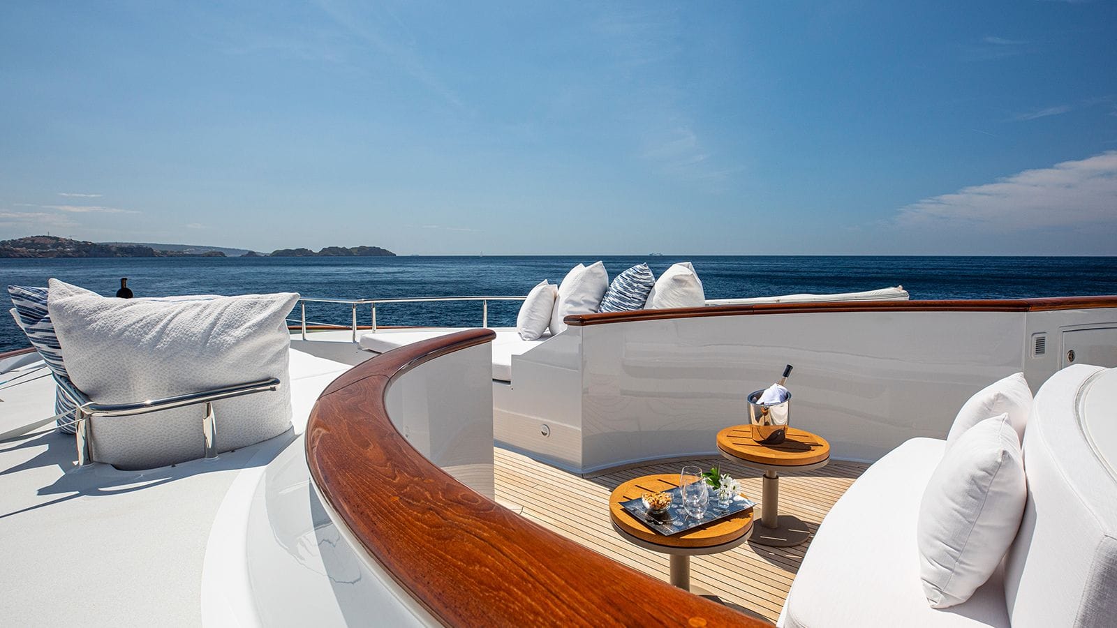 LA DEA II-21-gallery