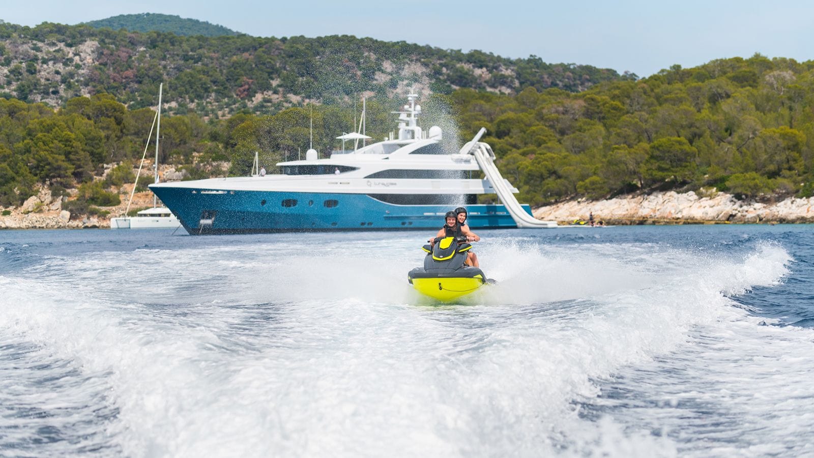 HOLDIN' MY OWN-49-gallery