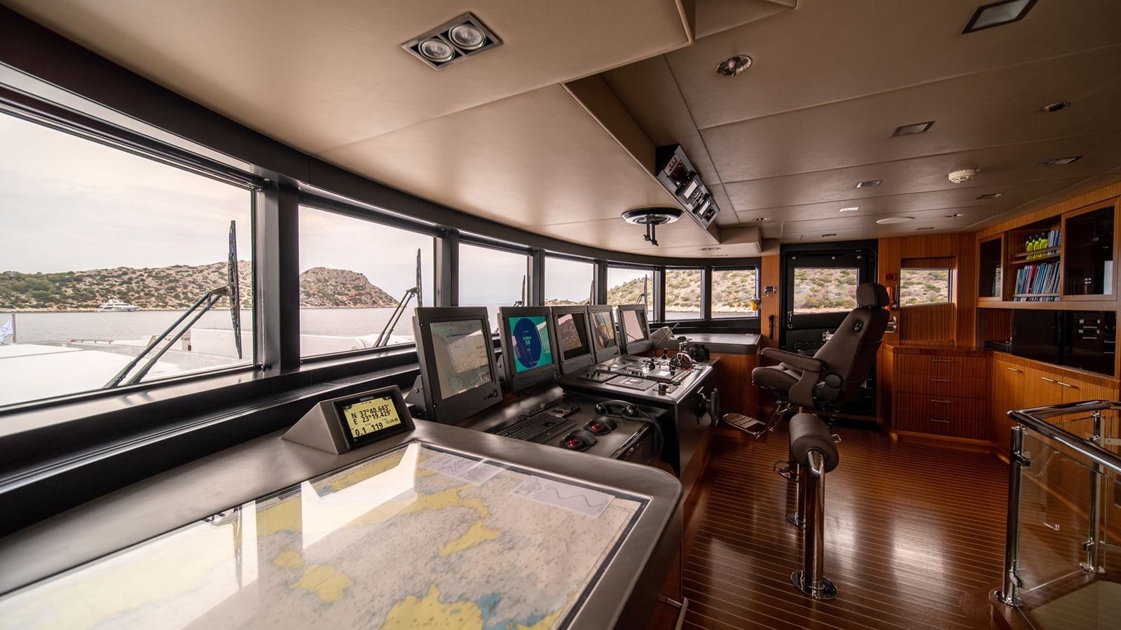 HOLDIN' MY OWN-25-gallery