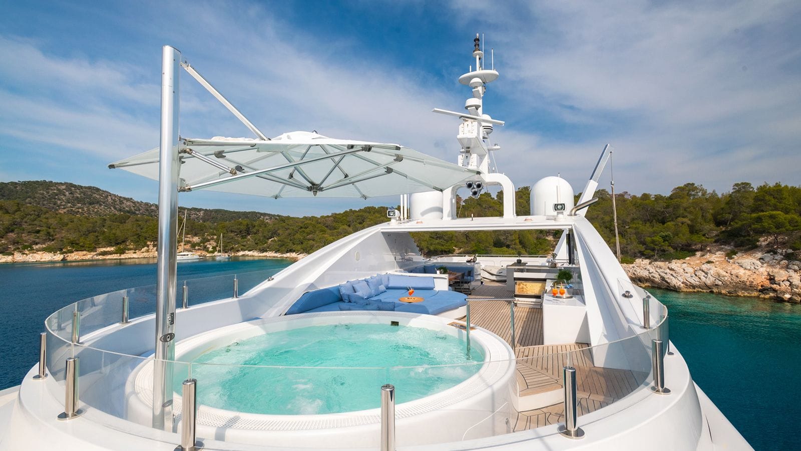 HOLDIN' MY OWN-41-gallery