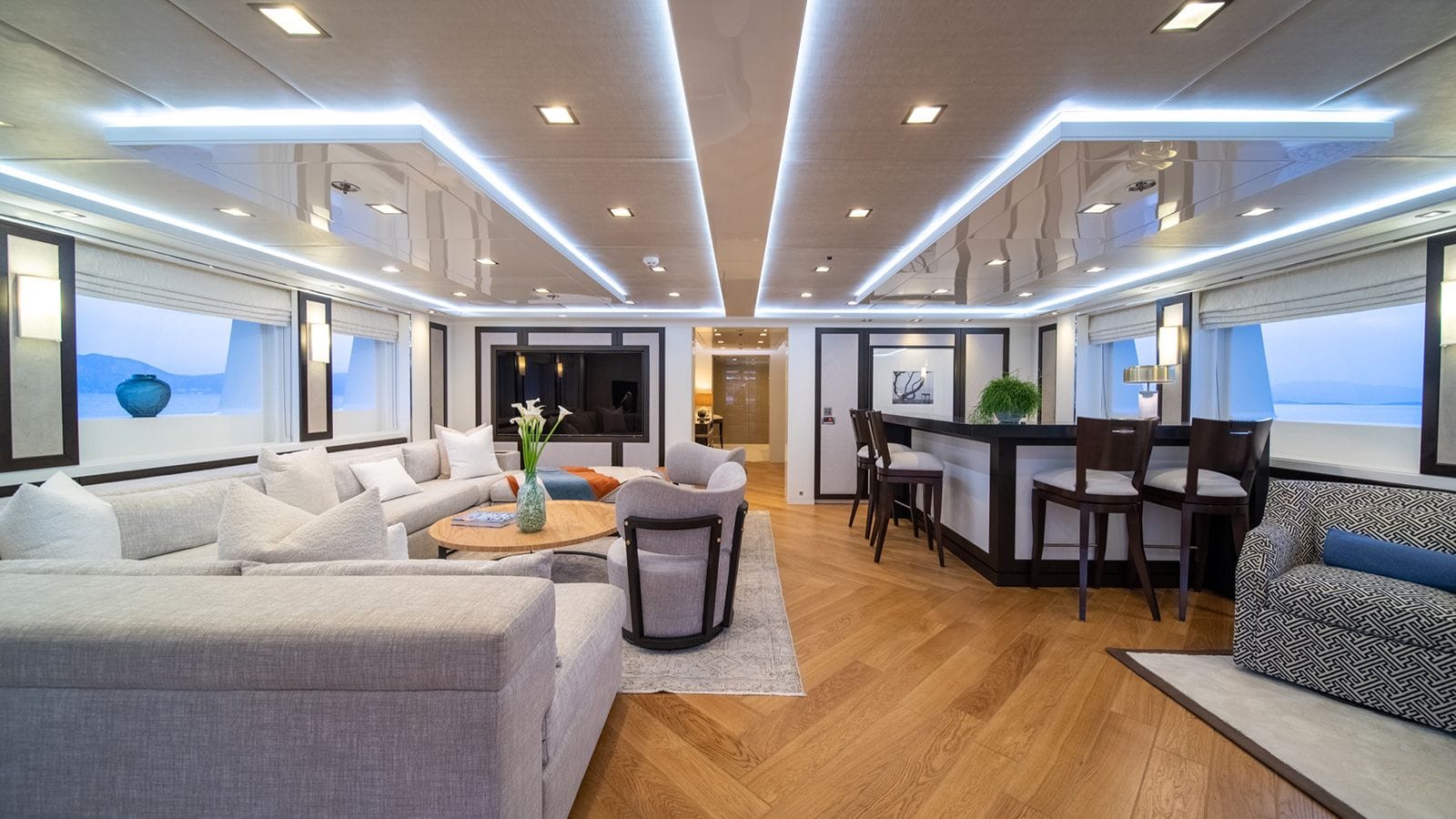 HOLDIN' MY OWN-33-gallery