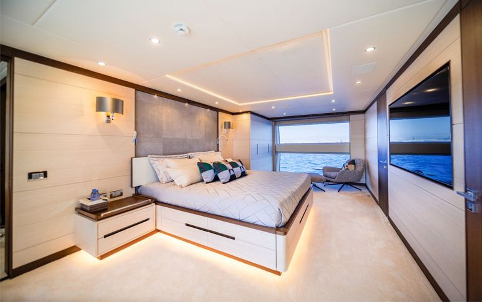 EXINITY Yacht for Sale - IYC