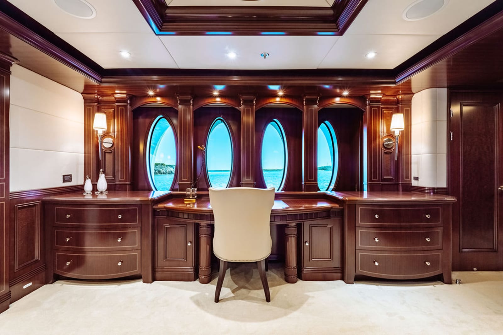 LADY BETH-13-gallery