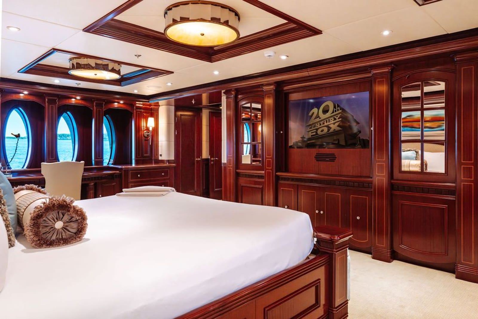 LADY BETH-12-gallery