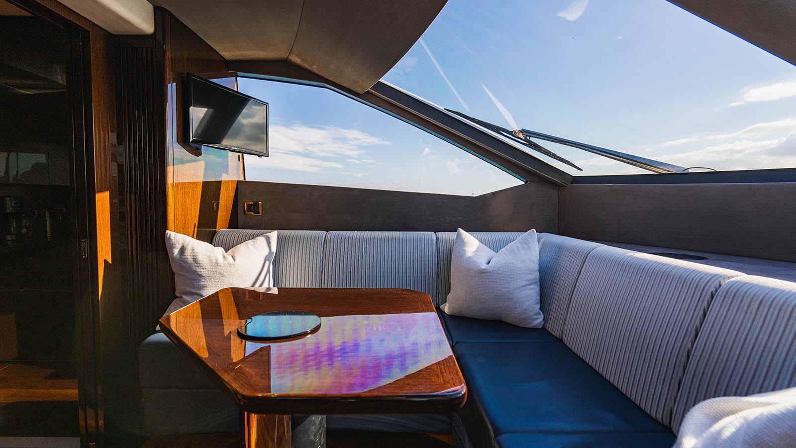 Golden Ours-19-gallery