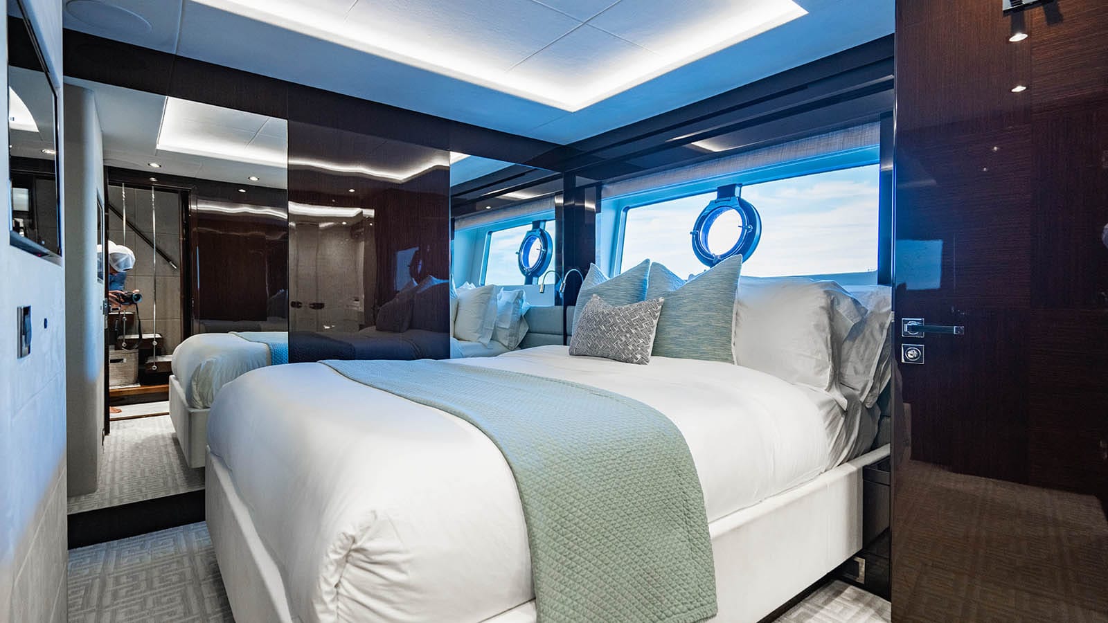 Golden Ours-31-gallery