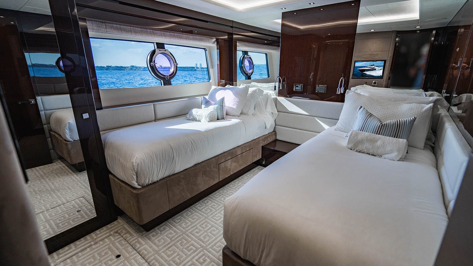 Golden Ours-34-gallery