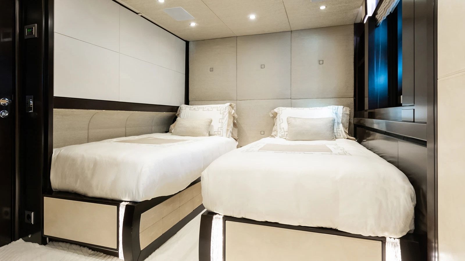 SILVER WIND-38-gallery