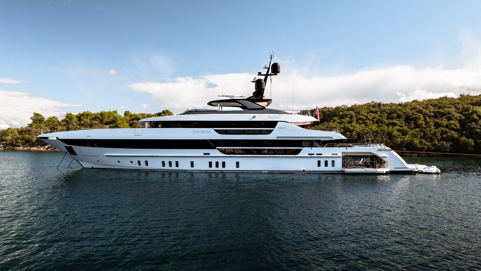 LADY LENA-76-gallery