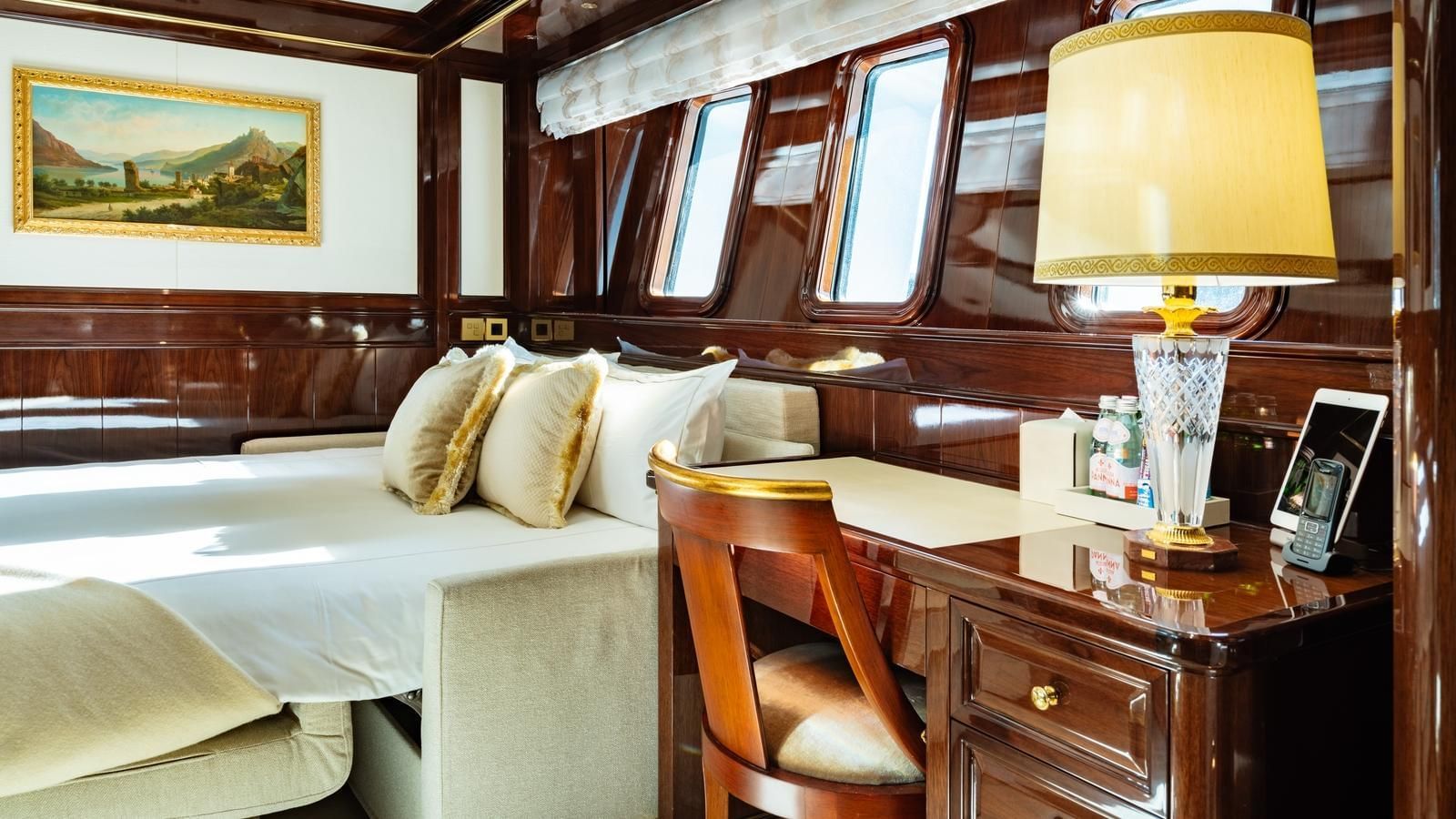 LADY LENA-32-gallery