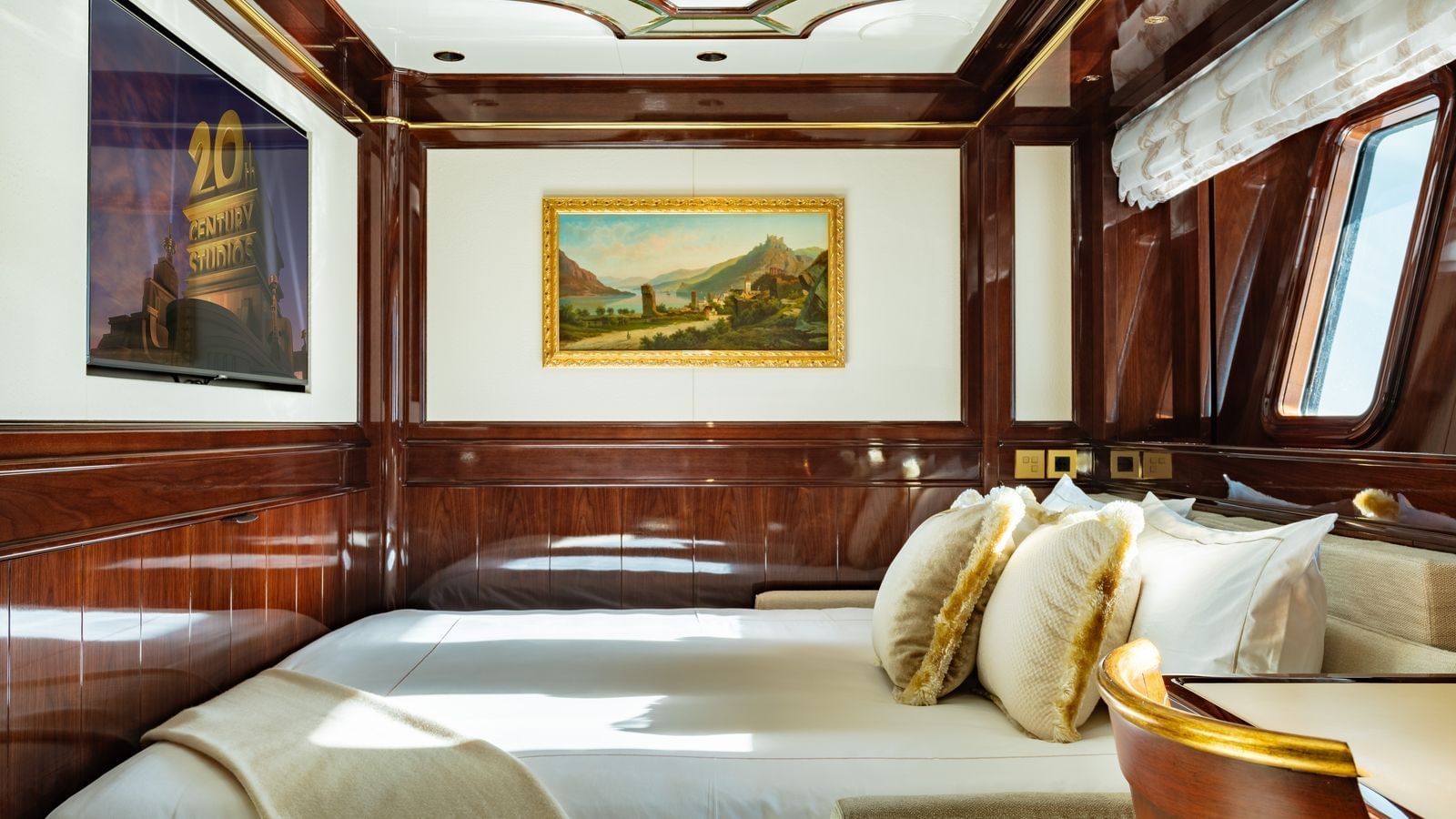 LADY LENA-33-gallery