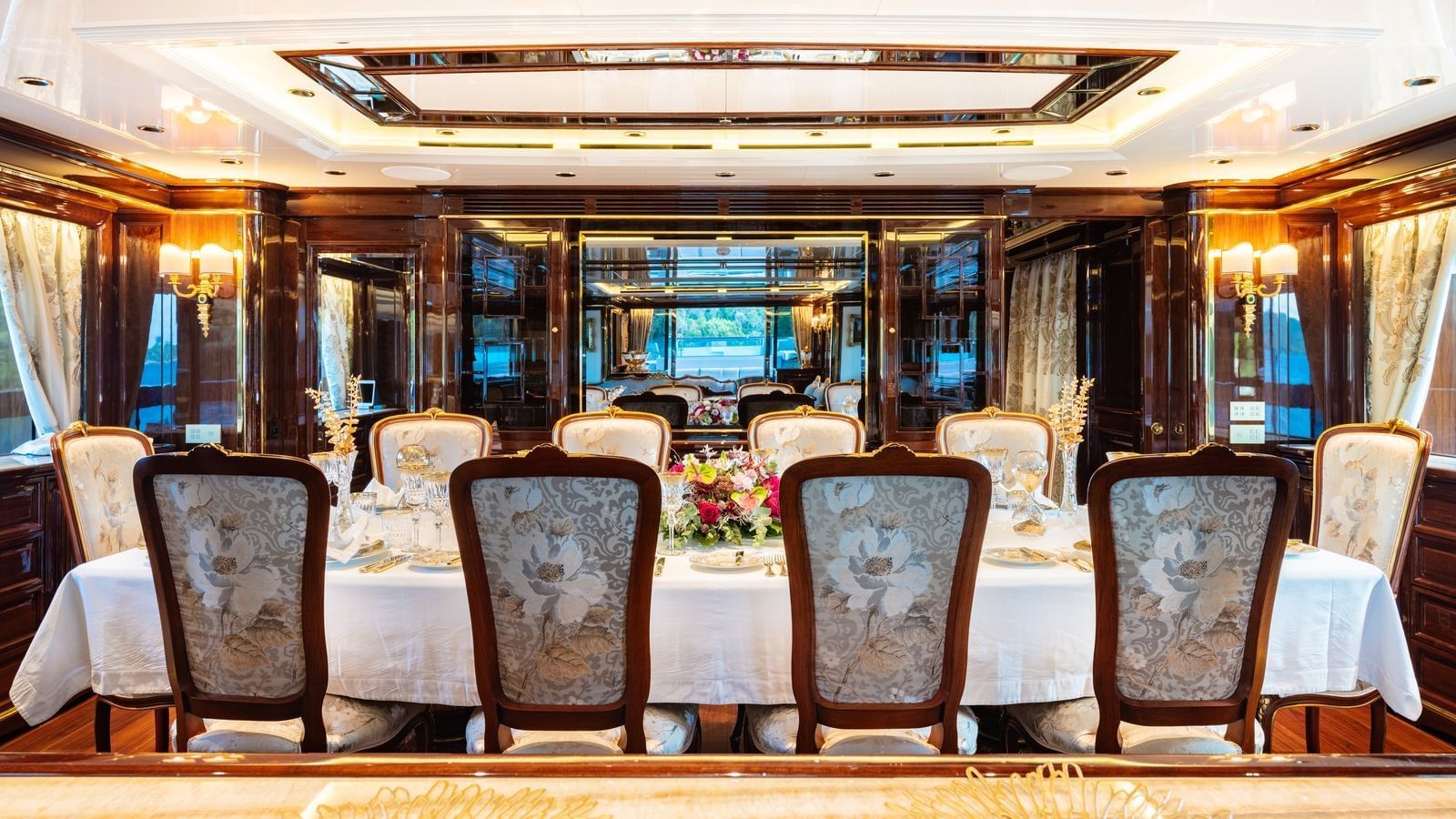 LADY LENA-18-gallery