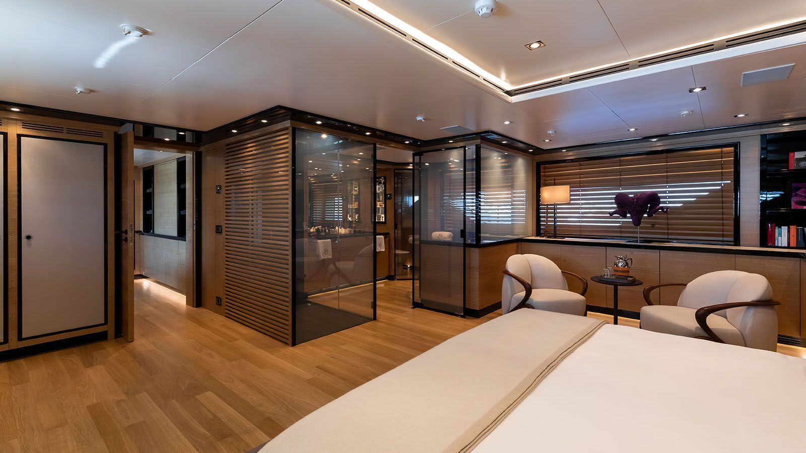 8 bedroom yacht for sale