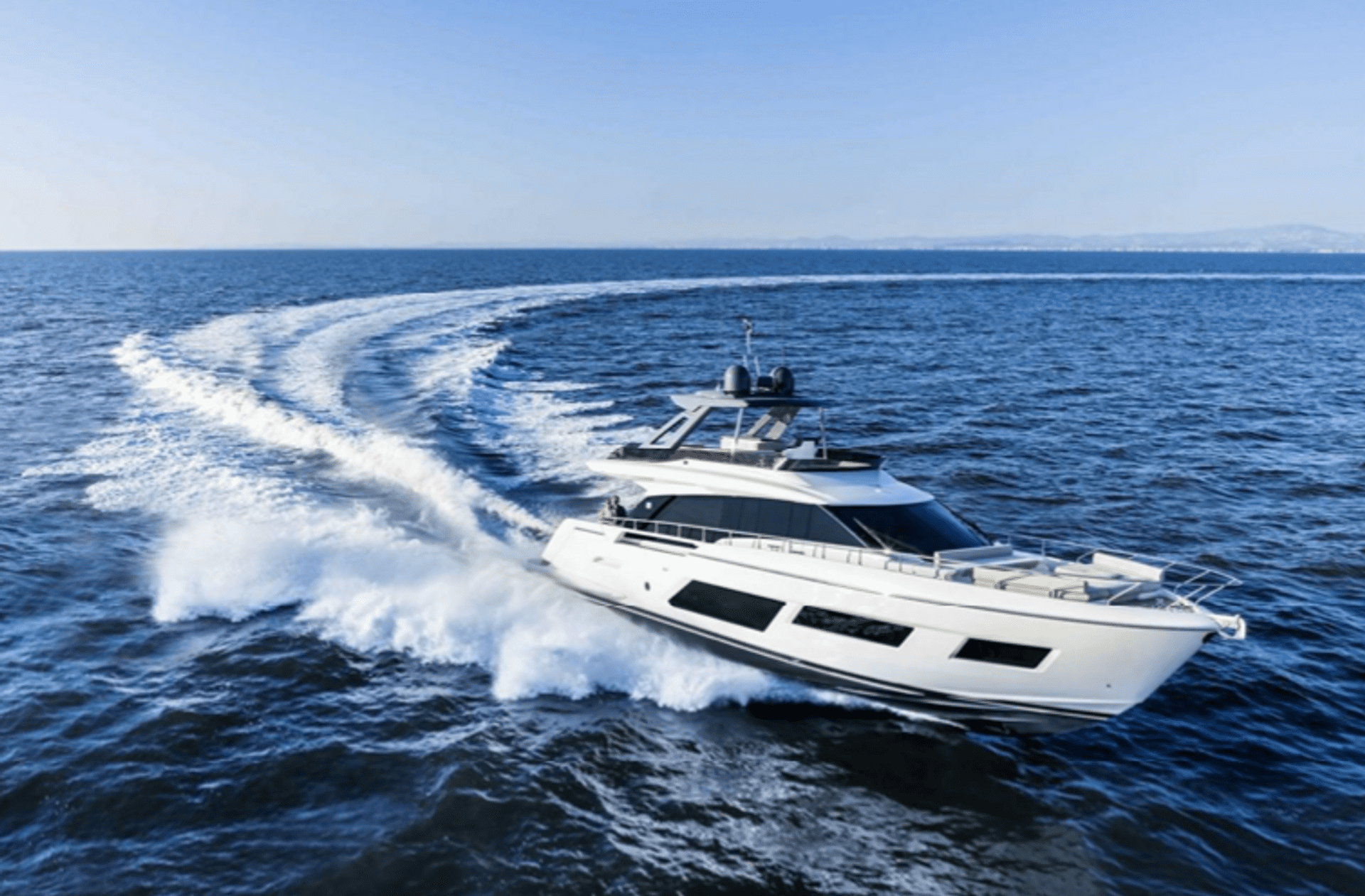 Ferretti Yachts 670 