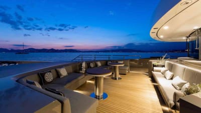 Casino Royale-11-gallery-thumbnail