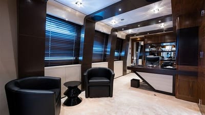 Quantum of Solace-45-gallery-thumbnail