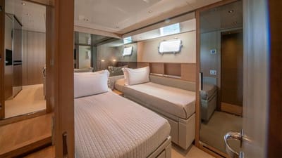 SQUALO-24-gallery-thumbnail