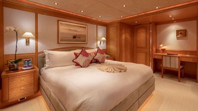 LAUREL-32-gallery-thumbnail