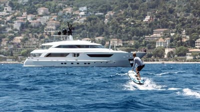 AWAY-3-gallery-thumbnail