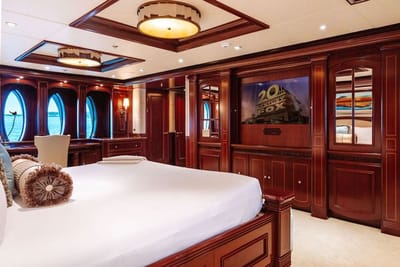 LADY BETH-12-gallery-thumbnail