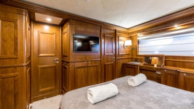 KLOBUK-33-gallery-thumbnail