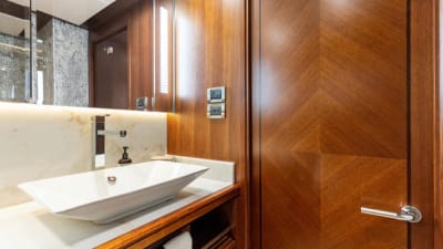 Je Reviens-27-gallery-thumbnail