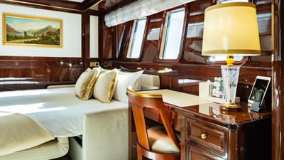 LADY LENA-32-gallery-thumbnail