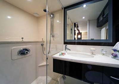 Lizzi-12-gallery-thumbnail