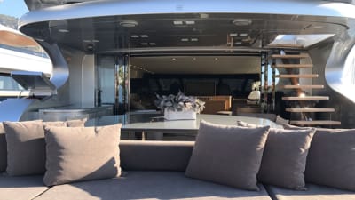 Reveil-6-gallery-thumbnail