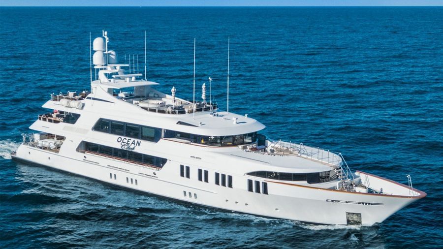 Bahamas Luxury Yacht Charter Iyc