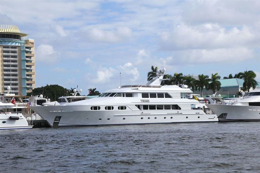 iyc yachts miami