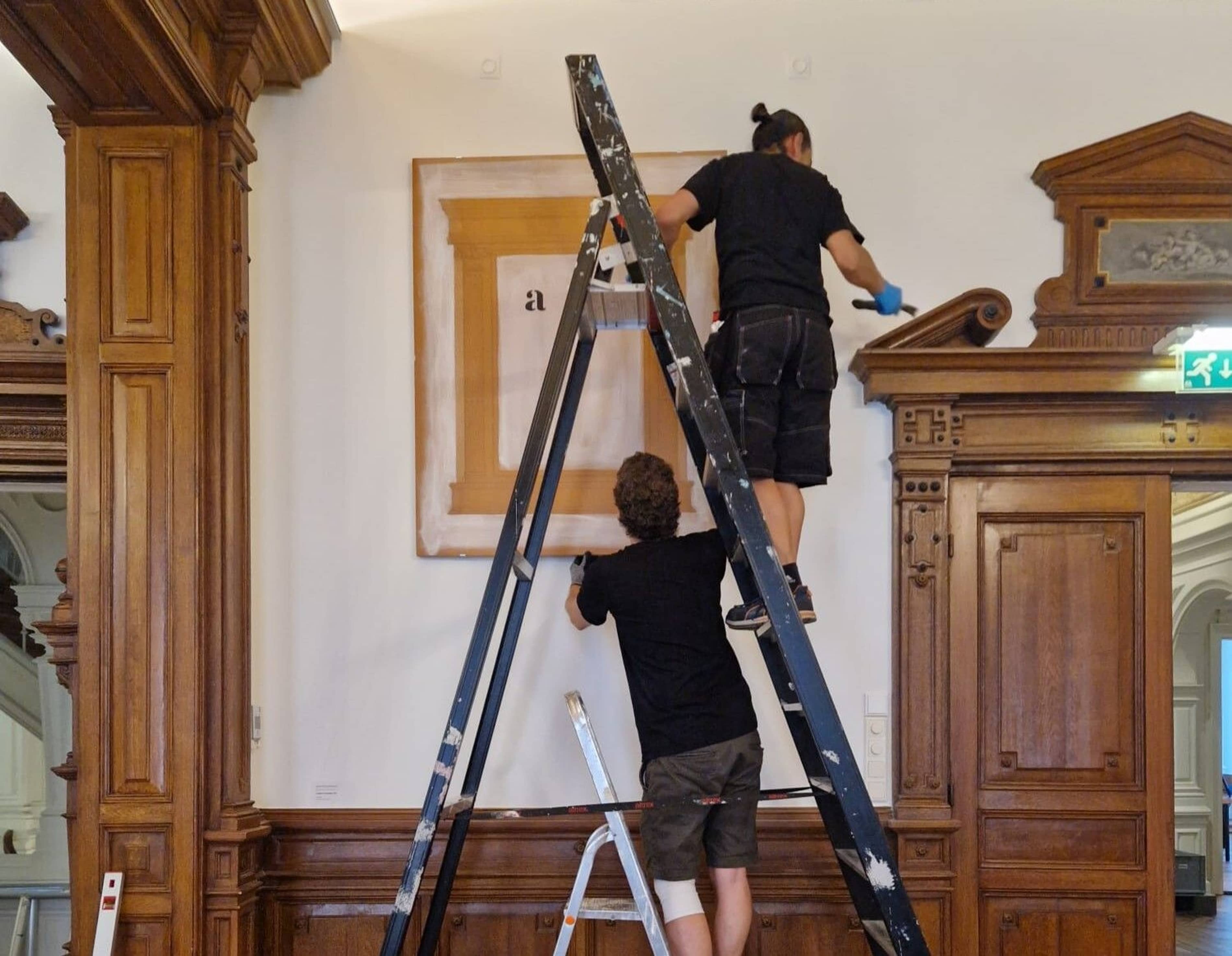 2024 Foto samen schilderij ophangen