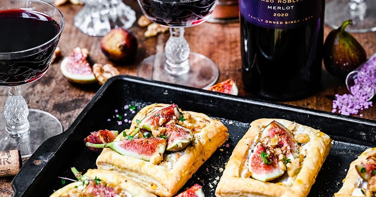 J. Lohr | Puff Pastry Tarts with Ricotta and Figs
