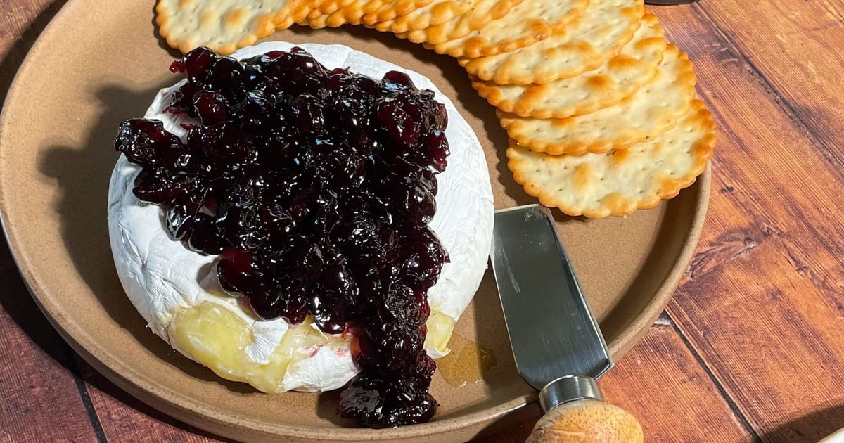 J. Lohr | Merlot Cranberry Compote with Baked Brie