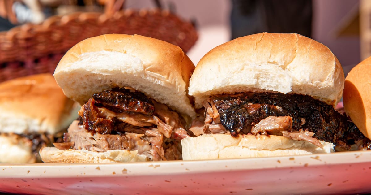 J. Lohr | “Seven Oaks” Brisket Sliders