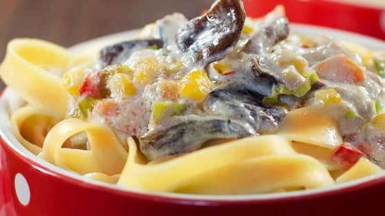 Tagliatelle ao molho de cogumelo shiitake