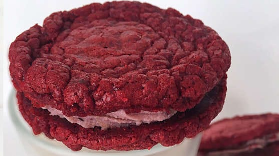 cookie sandwich red velvet