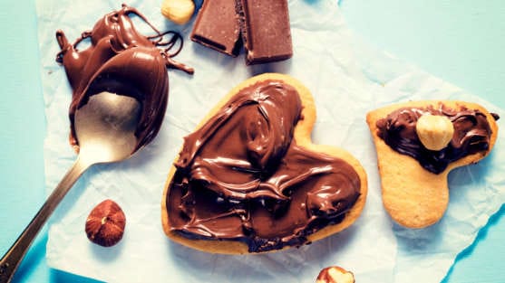Cookies de chocolate e avelã