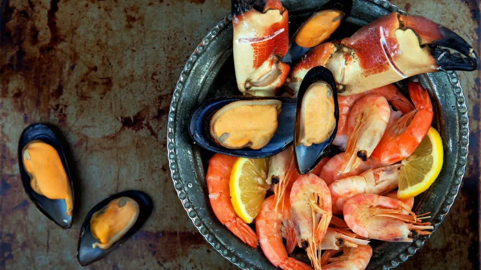 Os frutos do mar são, muitas vezes, considerados vilões na cozinha. Quer aprender a prepará-los com facilidade? Então confira nossas dicas no Amo KitchenAid: