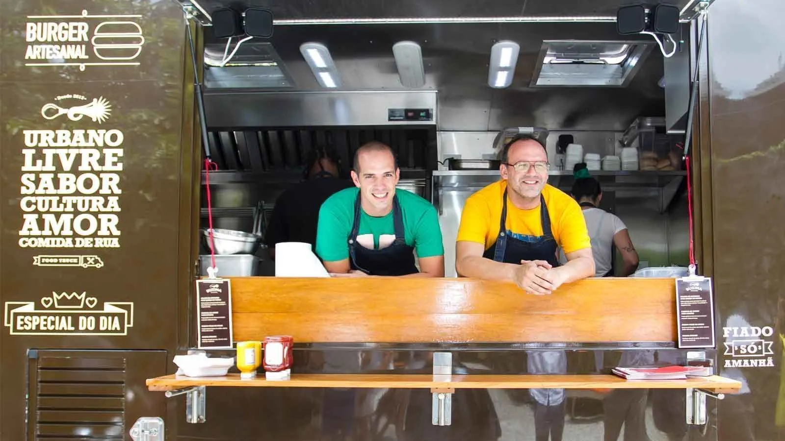 Saiba mais das motivações, receitas e da culinária que envolve o universo dos food trucks, a verdadeira cozinha em quatro rodas