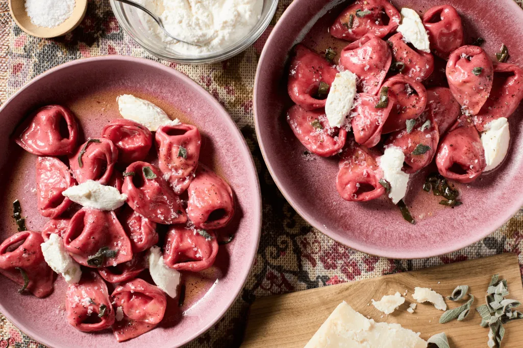 SANTA PASTA - A Melhor massa fresca, preparada na hora com o molho de sua  preferência