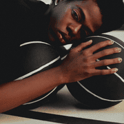 Notícia Quente - O poder do esporte é celebrado na união entre Nike e a revista Elle