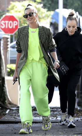 Por dentro dos looks de Hailey Bieber