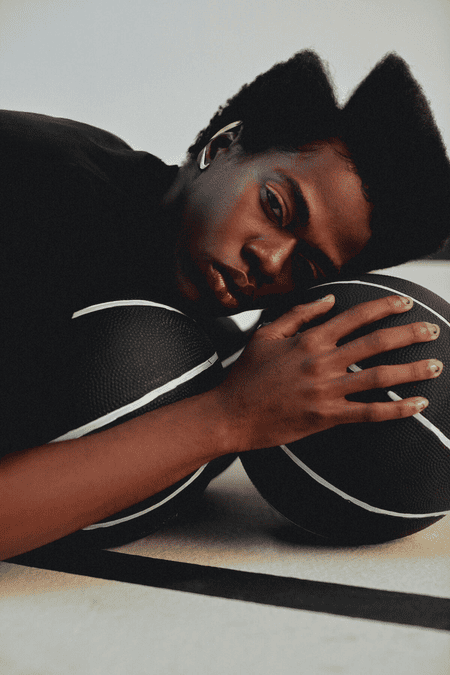 Notícia Quente - O poder do esporte é celebrado na união entre Nike e a revista Elle