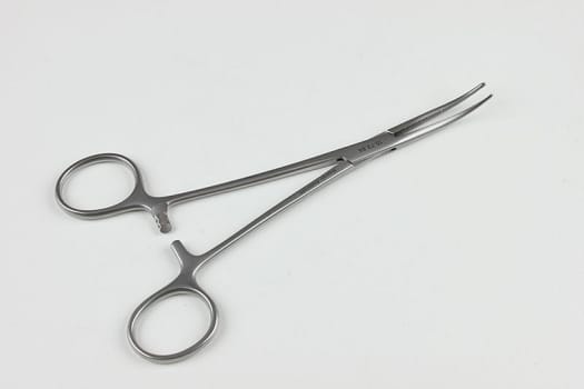 Medicon, arterieklemme, Collor-Crile, buet, 1x2 tænder, 16 cm