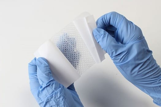 Kliniderm, sårkontaktlag med silikone på en side, steril, 20 cm x 30 cm