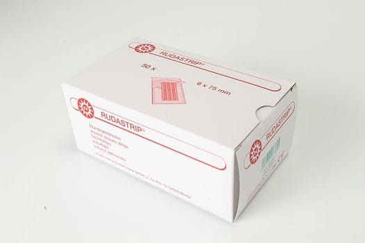 Rudastrip, suturtape, hvid, steril, 6 mm x 75 mm