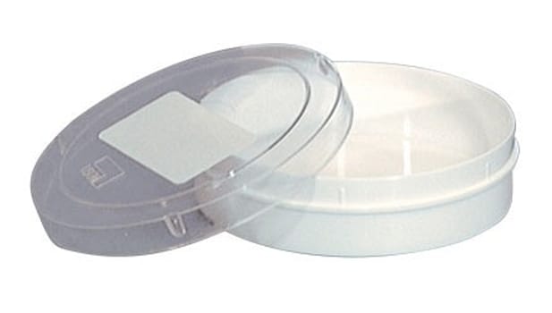 USON, Ekspektoratæske, hvid med skrivefelt og klart låg