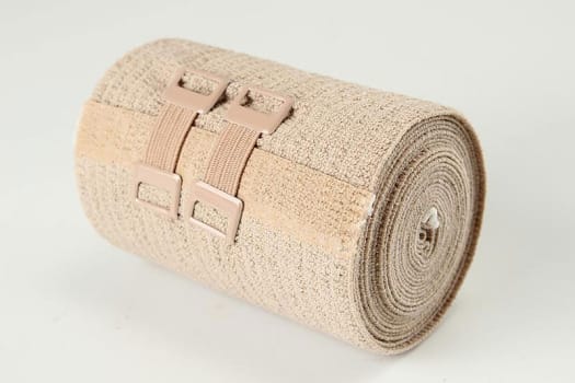 Dauerbind K, 58% bomuld, 24% polyamid,8% elasthan, 10% viscose, 8 cm x 7 m