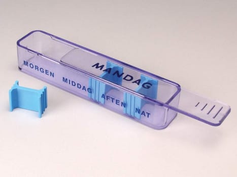 MEDIDOS, ekstrasæt nr.8, blå, 7 æsker m/ugedag+1 blank æske